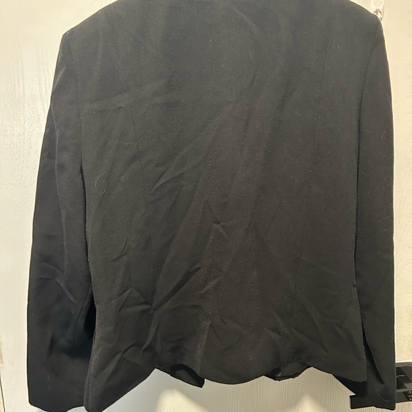 Elegant Black Women's Blazer - Picture 2 of 3